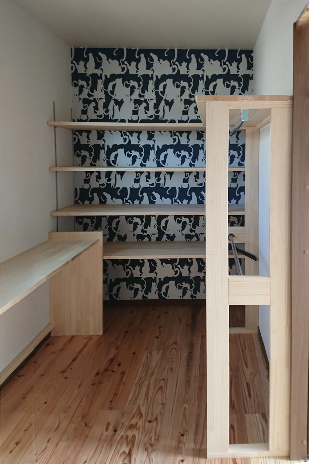 K様邸 - 光を透かし、影を愛でる。美意識が細部に宿るモノトーンの邸宅。